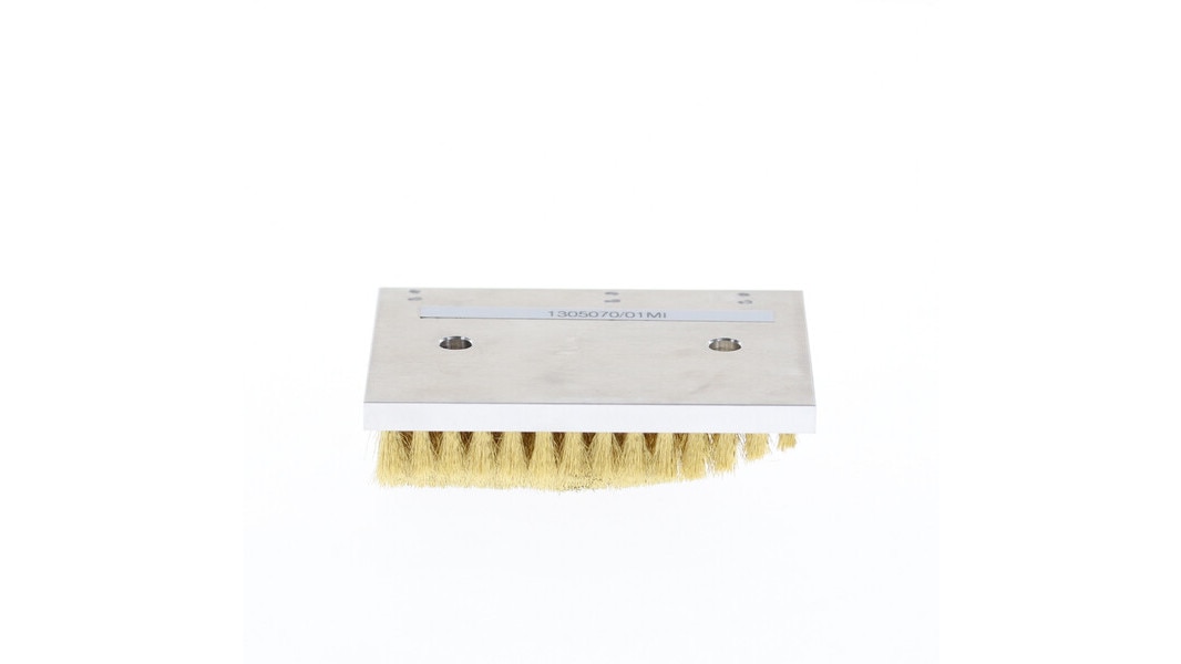 Brush product photo